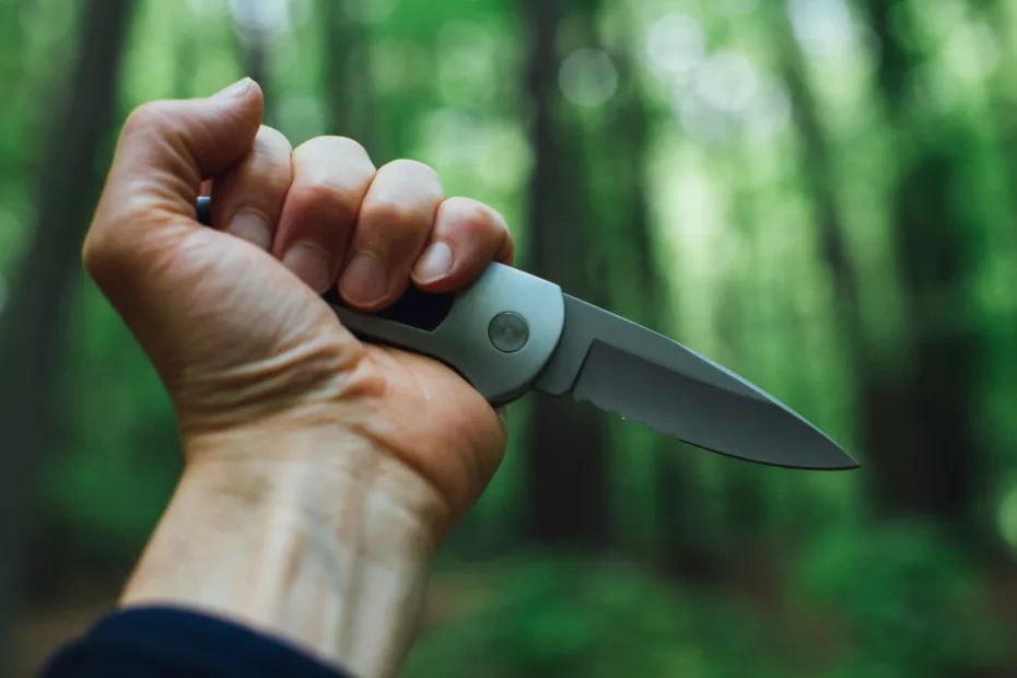 Plaies par arme blanche, couteau, survivalisme